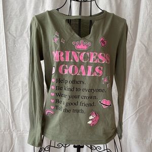 Girl’s long sleeve shirt
